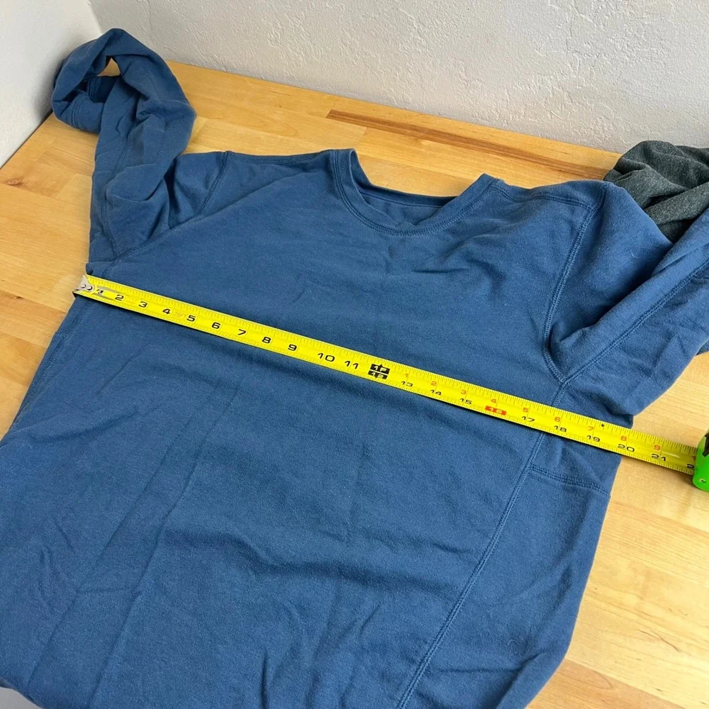 The North Face Long Sleeve T-Shirt Lot of 2 Mens Size Small Blue Gray Pullover